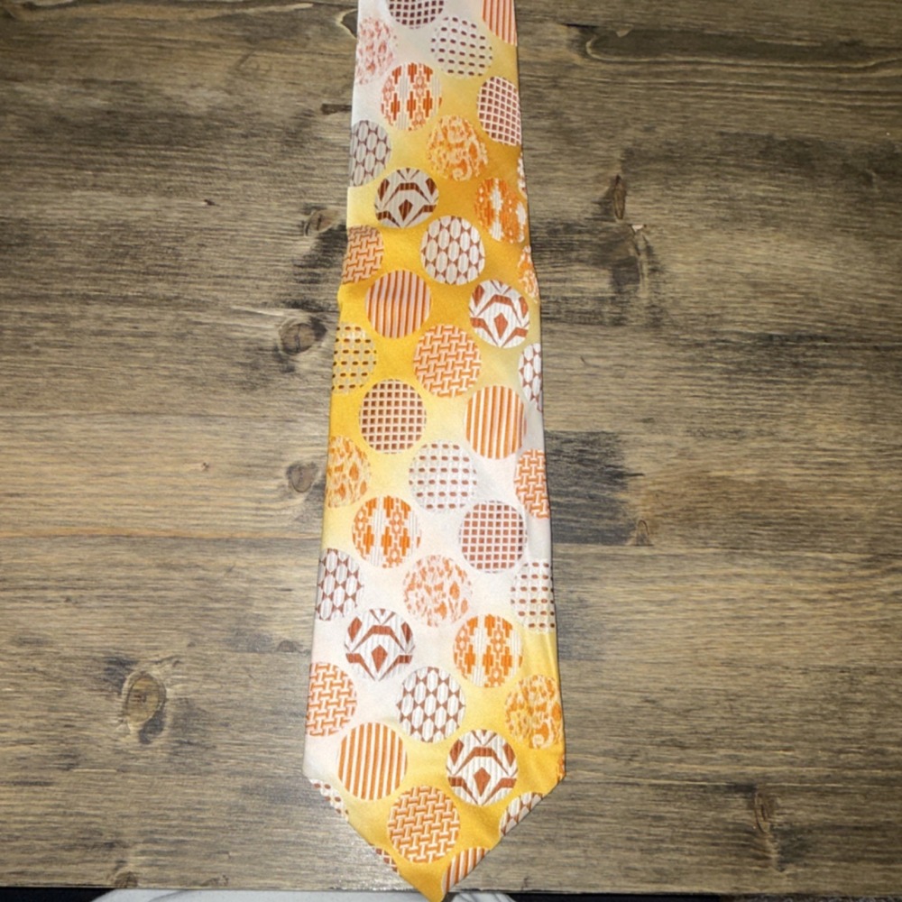 Vintage Mr. John Beau Brummell Polyester Men's Tie: Geometric